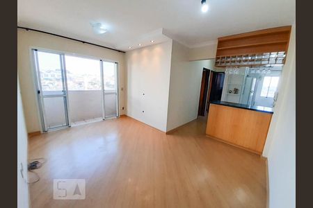 Sala de apartamento para alugar com 2 quartos, 50m² em Vila Paulo Silas, São Paulo