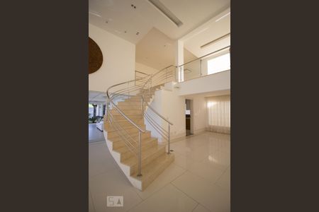 Casa de condomínio para alugar com 750m², 5 quartos e 8 vagasSala