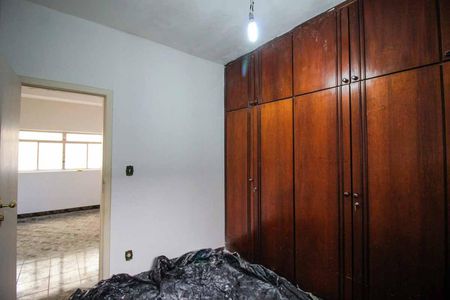 Casa à venda com 300m², 3 quartos e 2 vagasSuíte 2