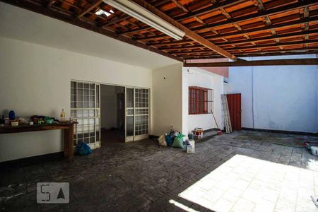 Casa à venda com 300m², 3 quartos e 2 vagasGaragem