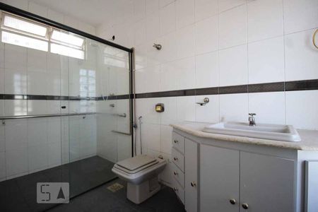 Casa à venda com 300m², 3 quartos e 2 vagasBanheiro Suíte 1