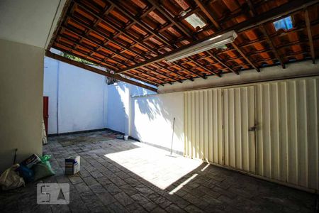 Casa à venda com 300m², 3 quartos e 2 vagasGaragem