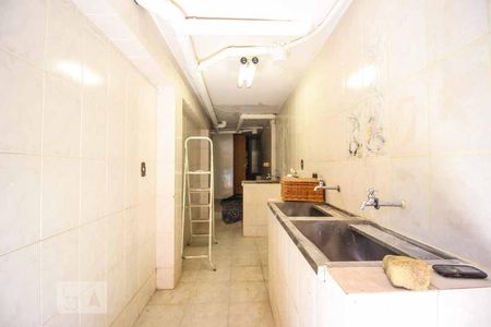 Casa à venda com 300m², 3 quartos e 2 vagasÁrea de Serviço