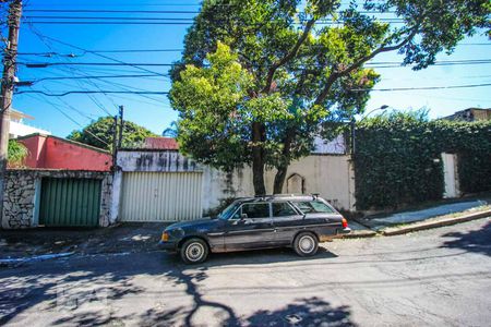 Casa à venda com 300m², 3 quartos e 2 vagasFachada