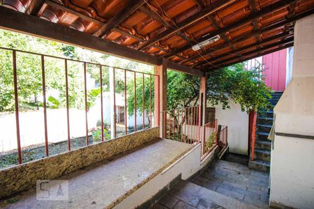 Casa à venda com 300m², 3 quartos e 2 vagasChurrasqueira