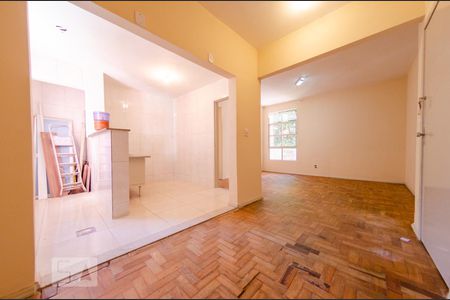 Sala de apartamento para alugar com 3 quartos, 70m² em Padre Eustáquio, Belo Horizonte