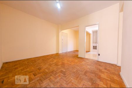 Sala de apartamento para alugar com 3 quartos, 70m² em Padre Eustáquio, Belo Horizonte