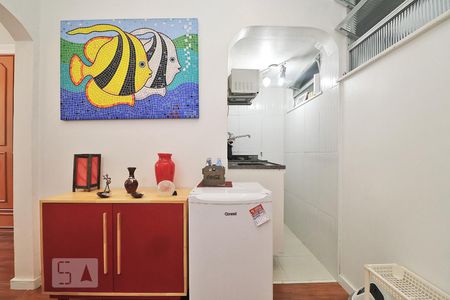 Sala. de apartamento para alugar com 1 quarto, 27m² em Copacabana, Rio de Janeiro