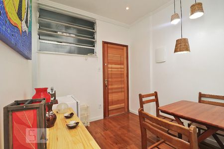 Sala. de apartamento para alugar com 1 quarto, 27m² em Copacabana, Rio de Janeiro