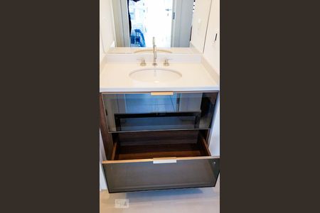 Banheiro de apartamento para alugar com 1 quarto, 35m² em Sumarezinho, São Paulo