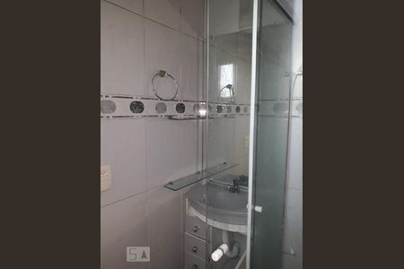 Banheiro de apartamento para alugar com 2 quartos, 58m² em Vila Amélia, São Paulo