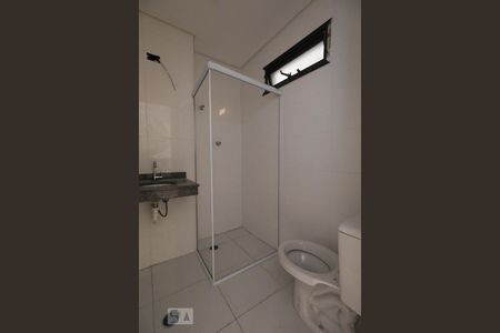 Banheiro de kitnet/studio para alugar com 1 quarto, 33m² em Vila Carrão, São Paulo