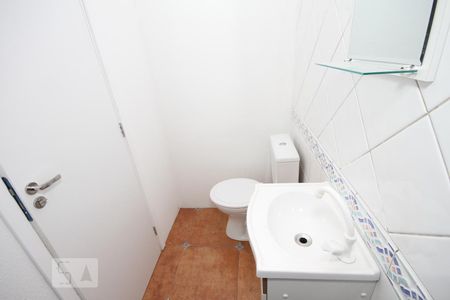 Banheiro de kitnet/studio para alugar com 1 quarto, 20m² em Vila Monumento, São Paulo