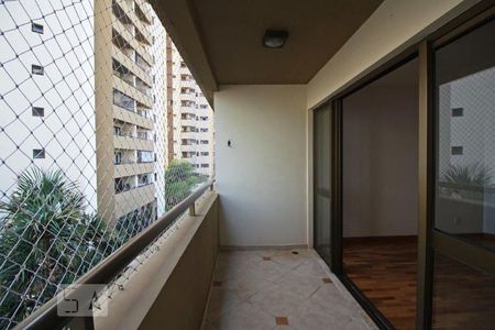 Apartamento para alugar com 106m², 3 quartos e 2 vagas Apartamento para alugar com 106m², 3 quartos e 2 vagasVaranda