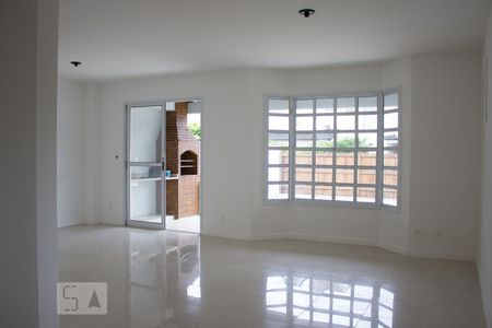 Sala de casa de condomínio à venda com 4 quartos, 188m² em Recreio dos Bandeirantes, Rio de Janeiro