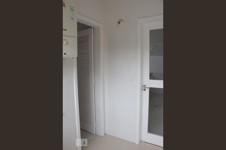 Casa de condomínio à venda com 188m², 4 quartos e 2 vagasLavanderia