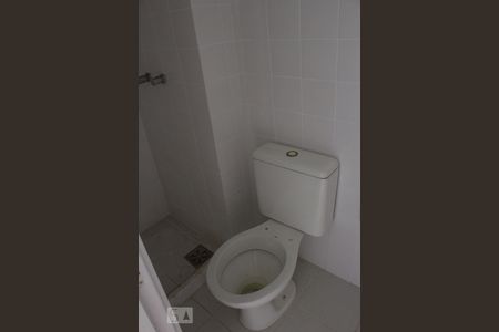 Casa de condomínio à venda com 188m², 4 quartos e 2 vagasBanheiro de Serviço