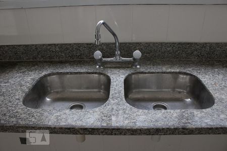 Casa de condomínio à venda com 188m², 4 quartos e 2 vagasCozinha - Pia