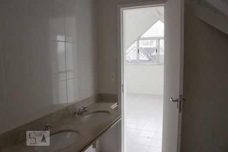 Casa de condomínio à venda com 188m², 4 quartos e 2 vagasBanheiro - Suite 4