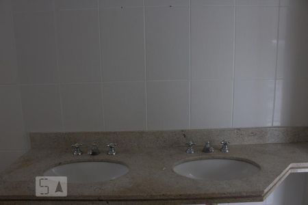 Casa de condomínio à venda com 188m², 4 quartos e 2 vagasBanheiro - Suite 4