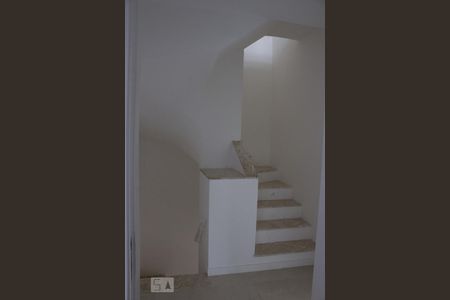 Casa de condomínio à venda com 188m², 4 quartos e 2 vagasEscadas - 2 andar