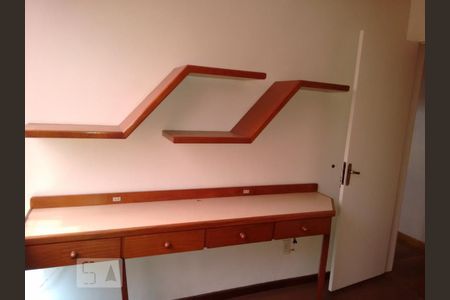 Quarto de apartamento à venda com 2 quartos, 85m² em Icaraí, Niterói