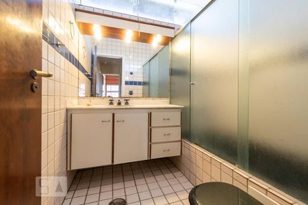 Casa à venda com 170m², 3 quartos e 2 vagasBanheiro 1