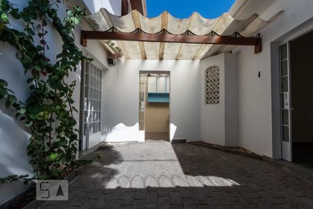 Casa à venda com 170m², 3 quartos e 2 vagasQuintal