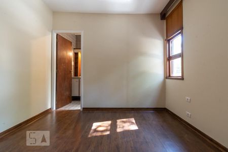 Casa à venda com 170m², 3 quartos e 2 vagasSuíte