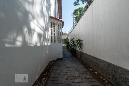 Casa à venda com 170m², 3 quartos e 2 vagasCorredor Lateral