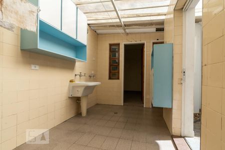 Casa à venda com 170m², 3 quartos e 2 vagasÁrea de Serviço