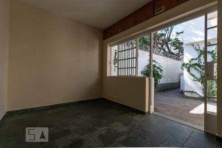 Casa à venda com 170m², 3 quartos e 2 vagasQuarto Edícula