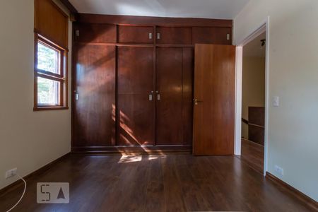 Casa à venda com 170m², 3 quartos e 2 vagasSuíte