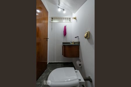 Casa à venda com 170m², 3 quartos e 2 vagasLavabo