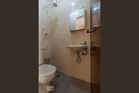 Casa à venda com 170m², 3 quartos e 2 vagasBanheiro de Serviço