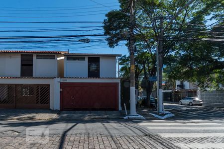 Casa à venda com 170m², 3 quartos e 2 vagasFachada