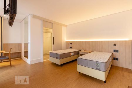 Quarto 1 de apartamento à venda com 2 quartos, 62m² em Jardim Europa, São Paulo