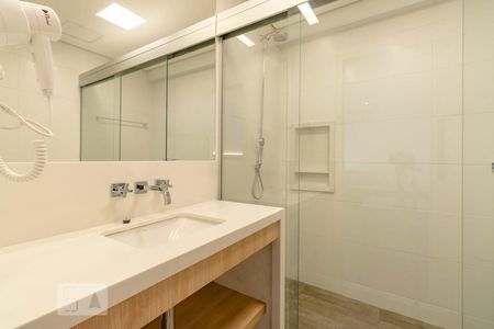 Banheiro de apartamento à venda com 2 quartos, 62m² em Jardim Europa, São Paulo