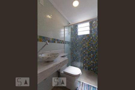 Banheiro de apartamento para alugar com 2 quartos, 56m² em Jardim Leonor, São Paulo
