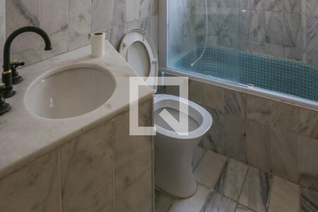 Casa para alugar com 81m², 2 quartos e 1 vaga Casa para alugar com 81m², 2 quartos e 1 vagaBanheiro Social