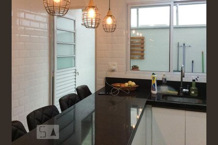 Casa de condomínio para alugar com 70m², 2 quartos e 2 vagas Casa de condomínio para alugar com 70m², 2 quartos e 2 vagasCozinha