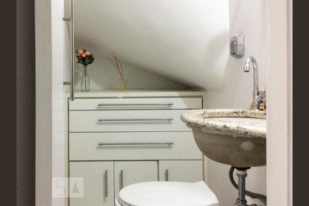 Lavabo  de casa de condomínio para alugar com 2 quartos, 70m² em Chácara Belenzinho, São Paulo