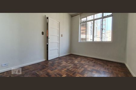 Quarto de kitnet/studio para alugar com 1 quarto, 50m² em Centro, Curitiba