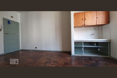 Sala/Cozinha de kitnet/studio para alugar com 1 quarto, 50m² em Centro, Curitiba