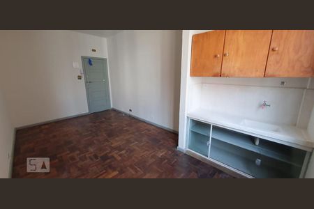 Sala/Cozinha de kitnet/studio para alugar com 1 quarto, 50m² em Centro, Curitiba