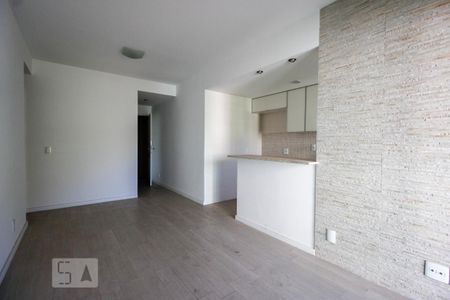 Sala de apartamento para alugar com 2 quartos, 77m² em Recreio dos Bandeirantes, Rio de Janeiro