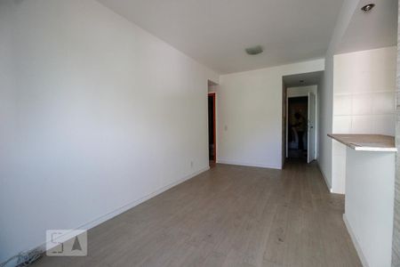 Sala de apartamento para alugar com 2 quartos, 77m² em Recreio dos Bandeirantes, Rio de Janeiro