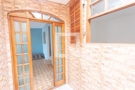 Casa para alugar com 70m², 2 quartos e 2 vagasArea de serviço