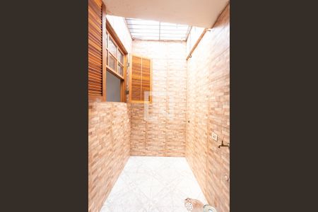 Casa para alugar com 70m², 2 quartos e 2 vagasArea de serviço