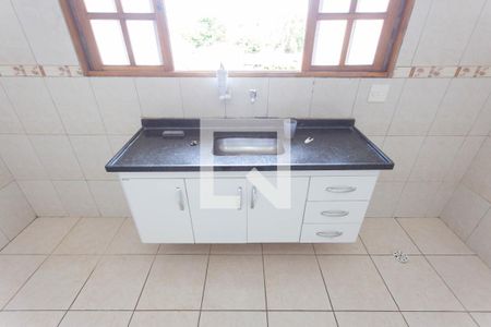 Casa para alugar com 70m², 2 quartos e 2 vagasCozinha